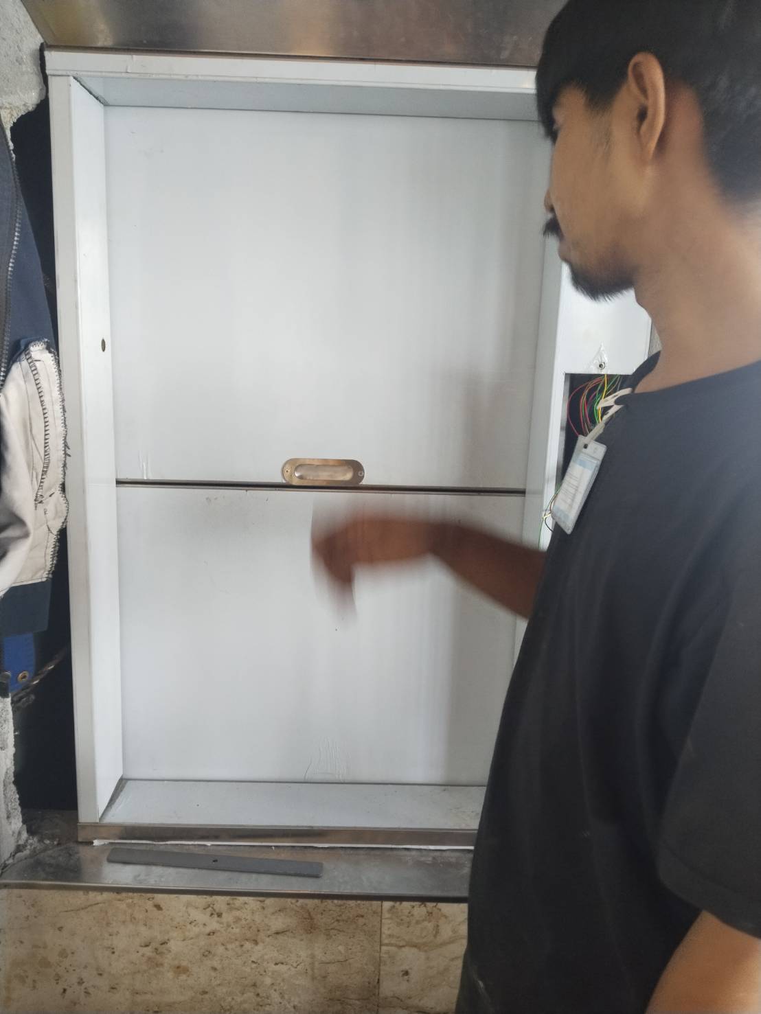DUMBWAITER ELEVATOR 18